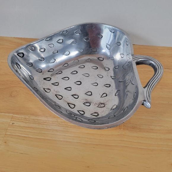 Pewter Decorative Bowl Beautiful Silver Strawberry Shaped Bowl - Picture 3 of 7